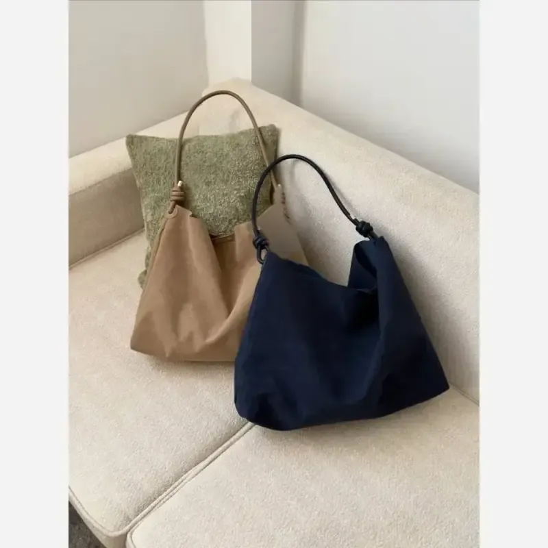 کیف دستی زنانه مدل تک قیطونی جیر پاییزه با کیف آرایشی